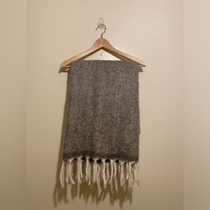 H&M Wool Blend Cozy Gray and Cream Throw Blanket.  Size 51”67”